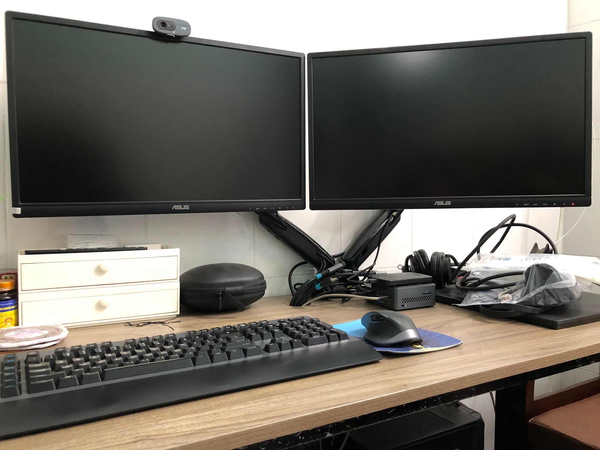 Dual monitor